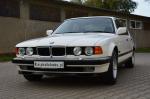 BMW 740i 1992 года (UK)